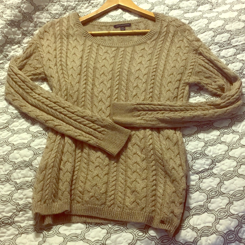 American Eagle Sweater